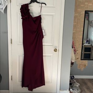 Elegant Burgundy One-Shoulder Dress